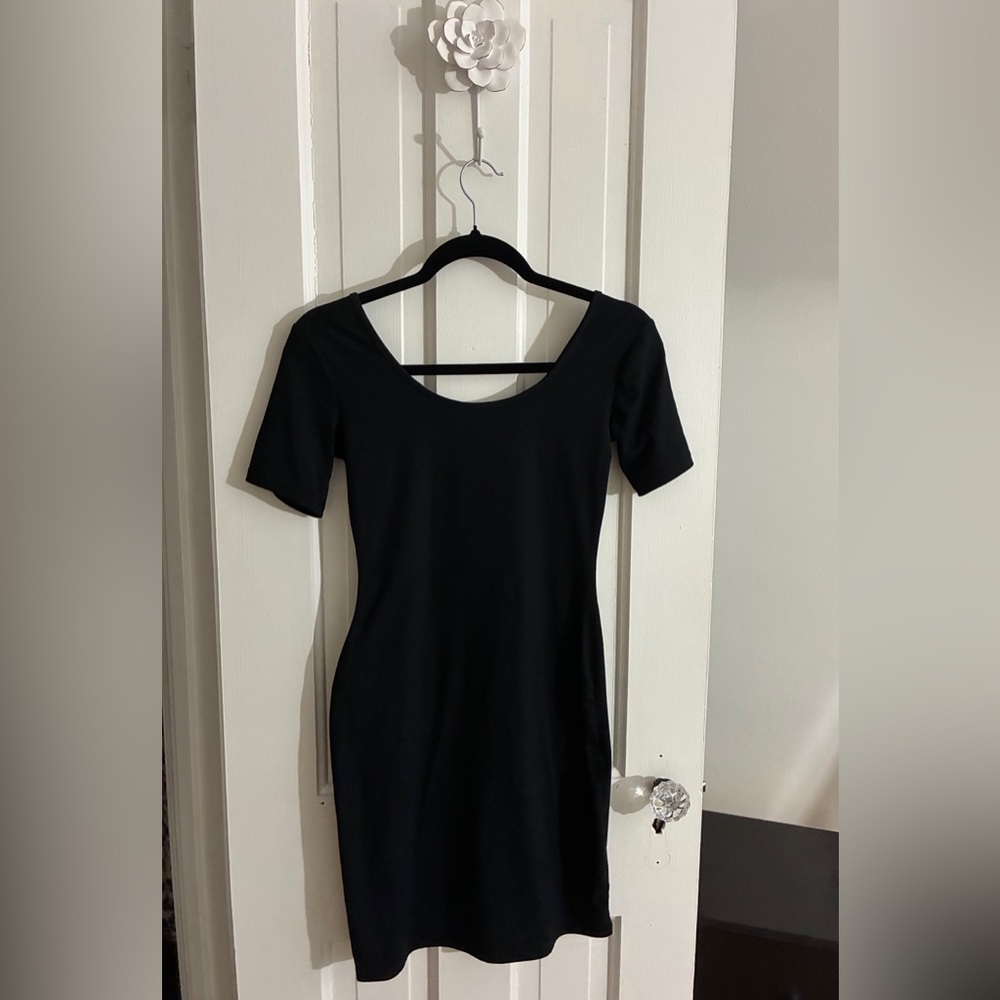 Mudd Black Short Sleeve Scoop Neck Mini Dress